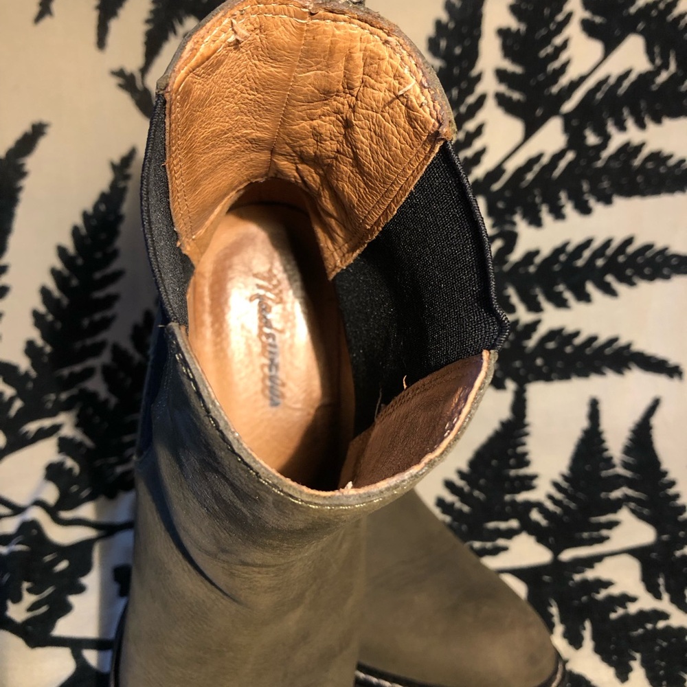 Madewell Olive Carina Platform Chelsea Boot - Picture 7 of 8
